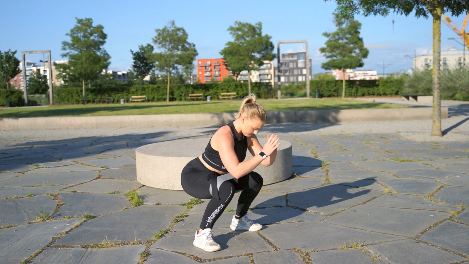 Are you looking to grow stronger and grow some muscles on your legs and glutes? Follow my free glute guide and receive glutes exercises for bigger glutes. Here you get glute workouts for mass! Hope you're ready to start your fitness journey. 